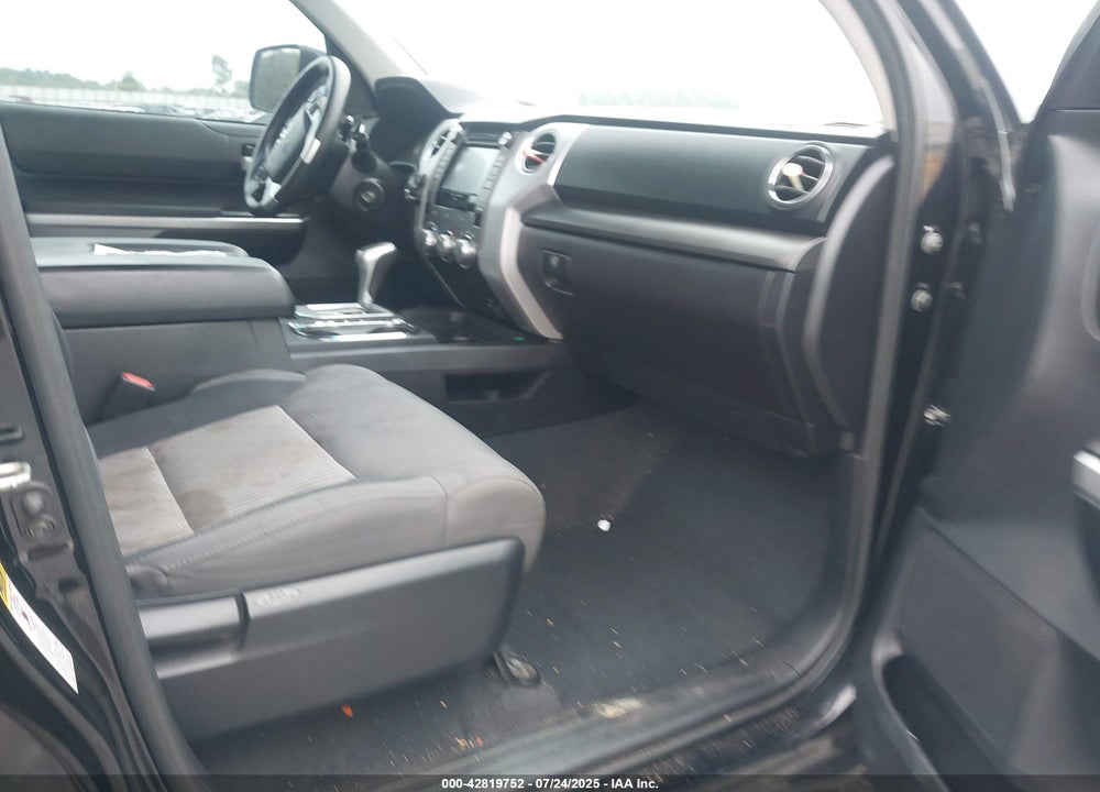 2016 TOYOTA TUNDRA SR5 5.7L V8 VIN: 5TFRW5F11GX200826