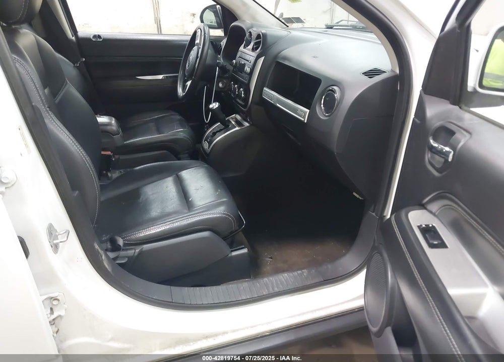 2015 JEEP COMPASS VIN: 1C4NJDEB1FD120752
