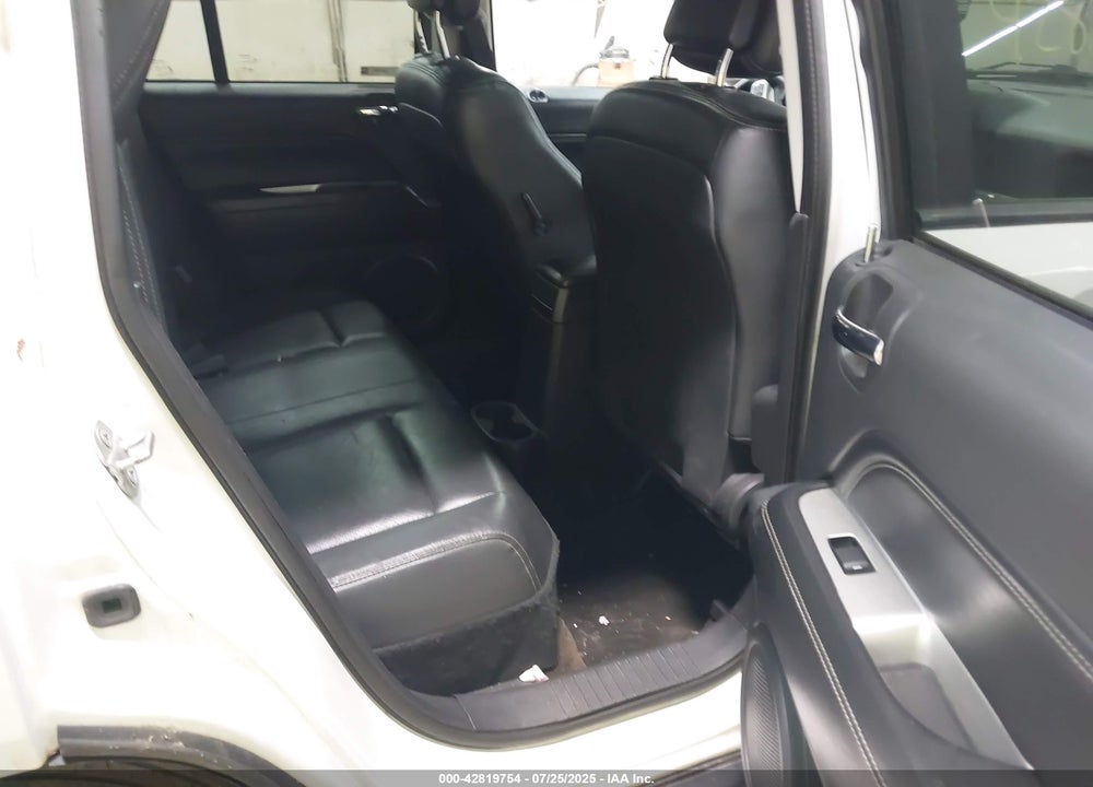 2015 JEEP COMPASS VIN: 1C4NJDEB1FD120752