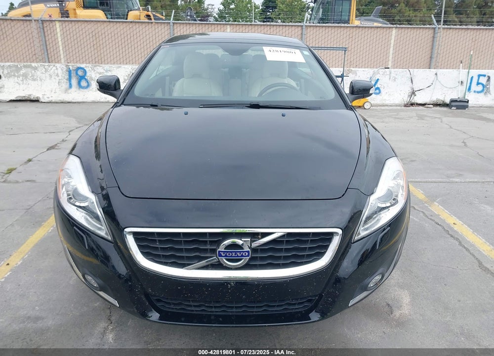 2013 VOLVO C70 VIN: YV1672MC3DJ142956