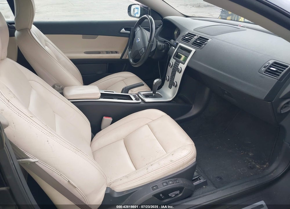 2013 VOLVO C70 VIN: YV1672MC3DJ142956