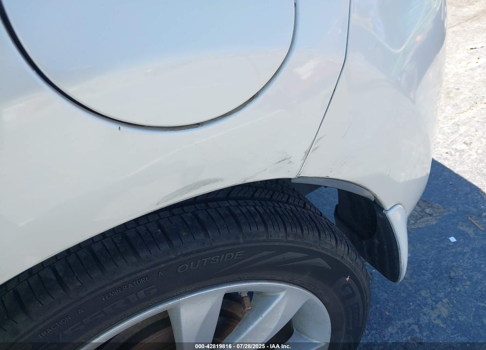 2014 NISSAN VERSA NOTE VIN: 3N1CE2CP6EL418210