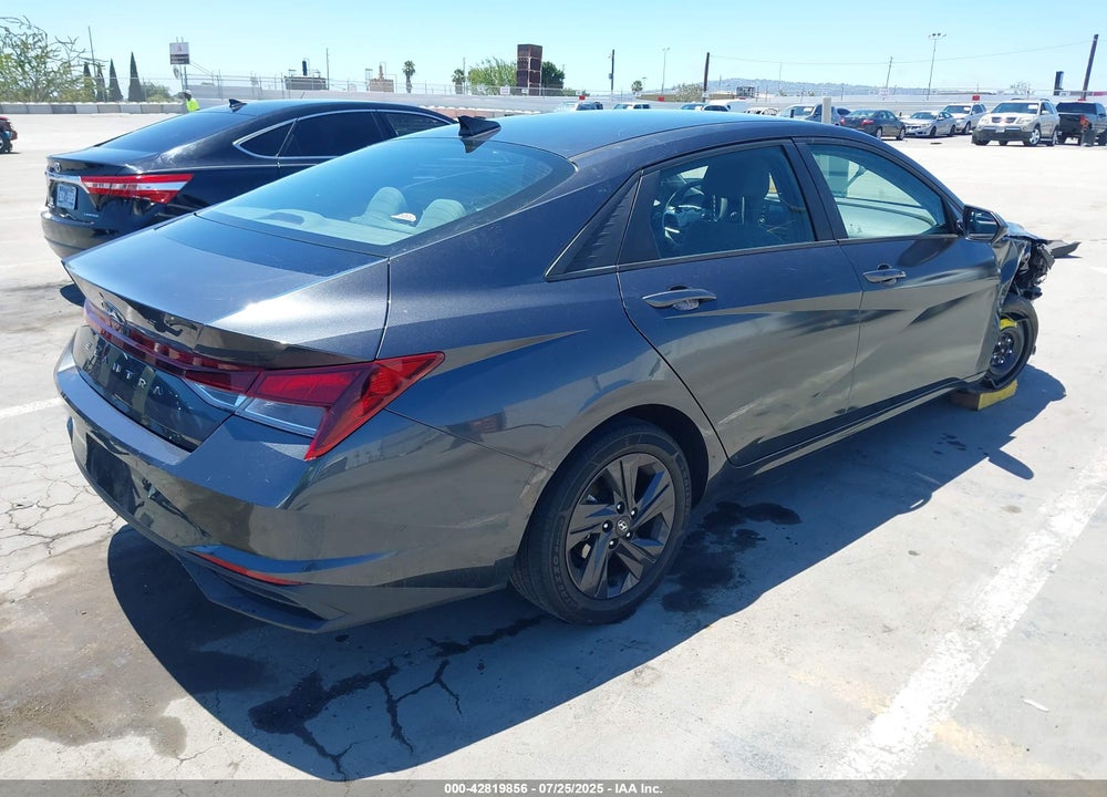 2021 HYUNDAI ELANTRA SEL VIN: 5NPLM4AG3MH024175