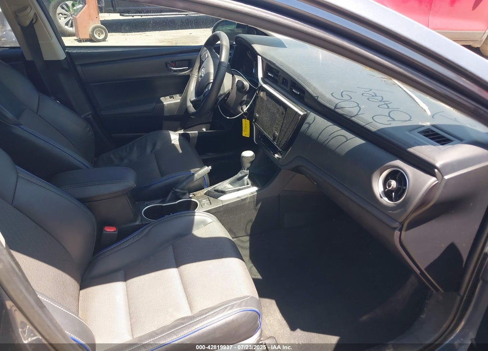 2018 TOYOTA COROLLA VIN: 5YFBURHE7JP832685