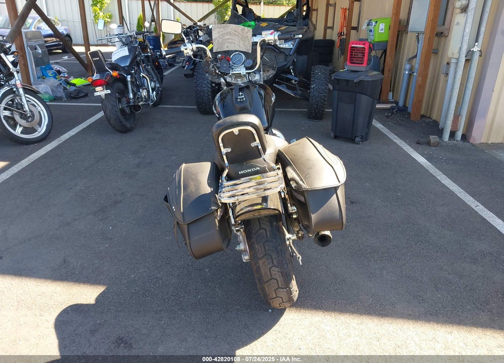 2005 HONDA VT1100 C VIN: 1HFSC18035A900845