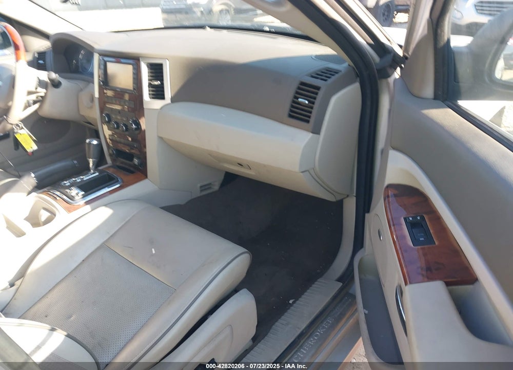 2008 JEEP GRAND CHEROKEE VIN: 1J8HR68M68C242958