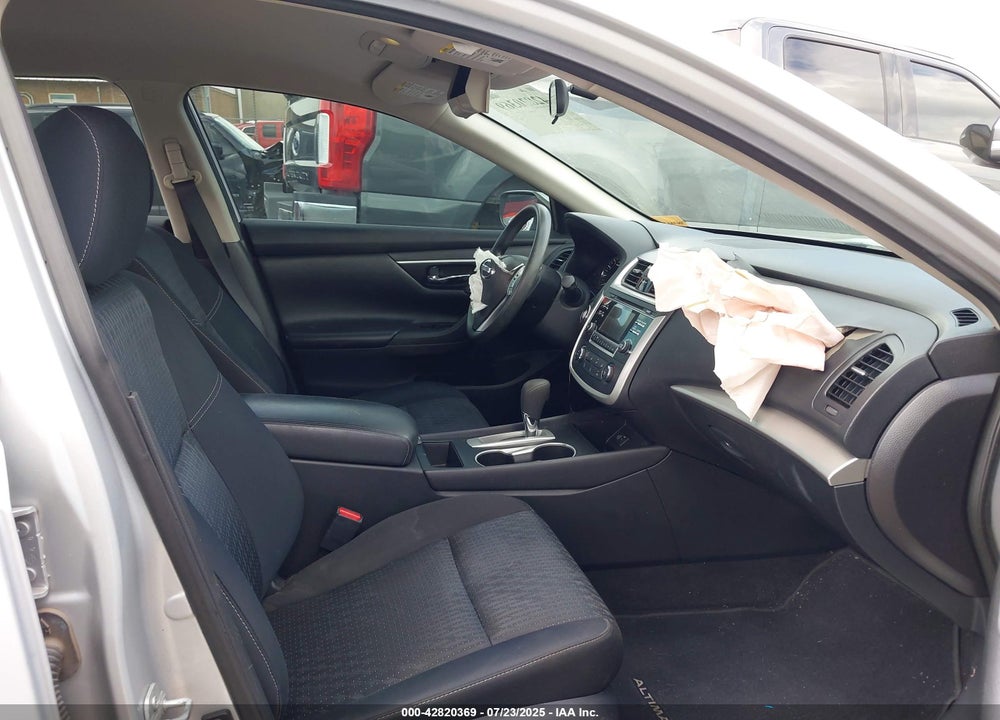2017 NISSAN ALTIMA VIN: 1N4AL3AP1HN305763