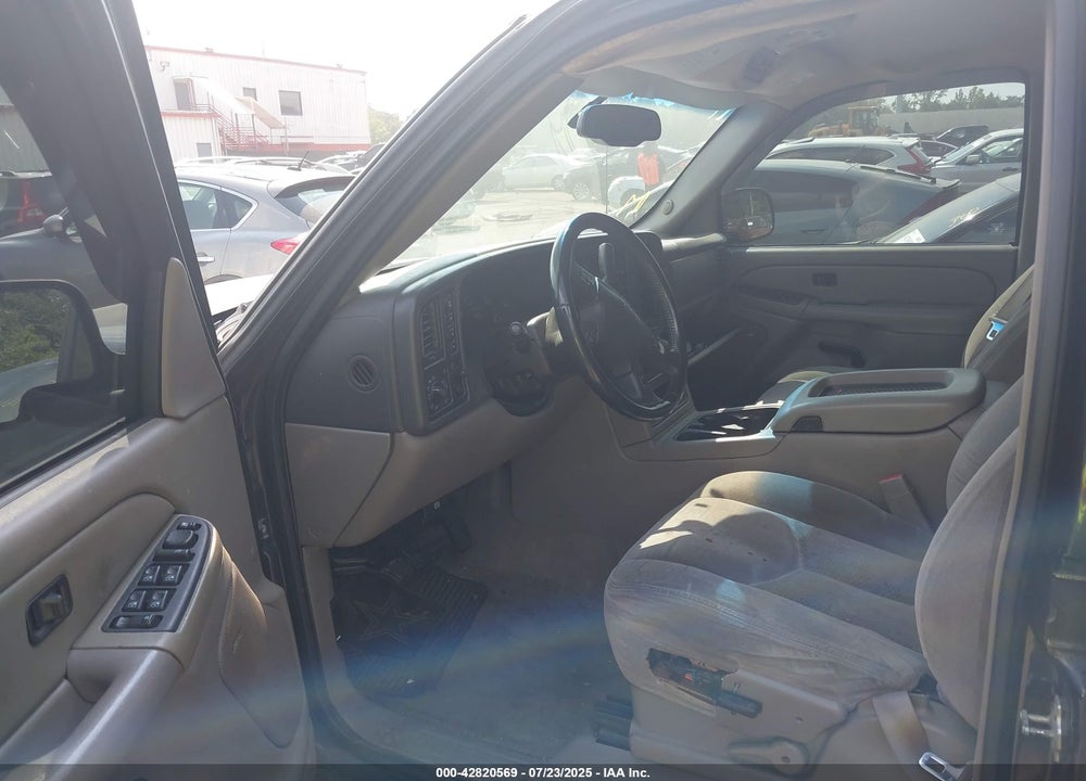 2005 CHEVROLET TAHOE LS VIN: 1GNEK13TX5R108079