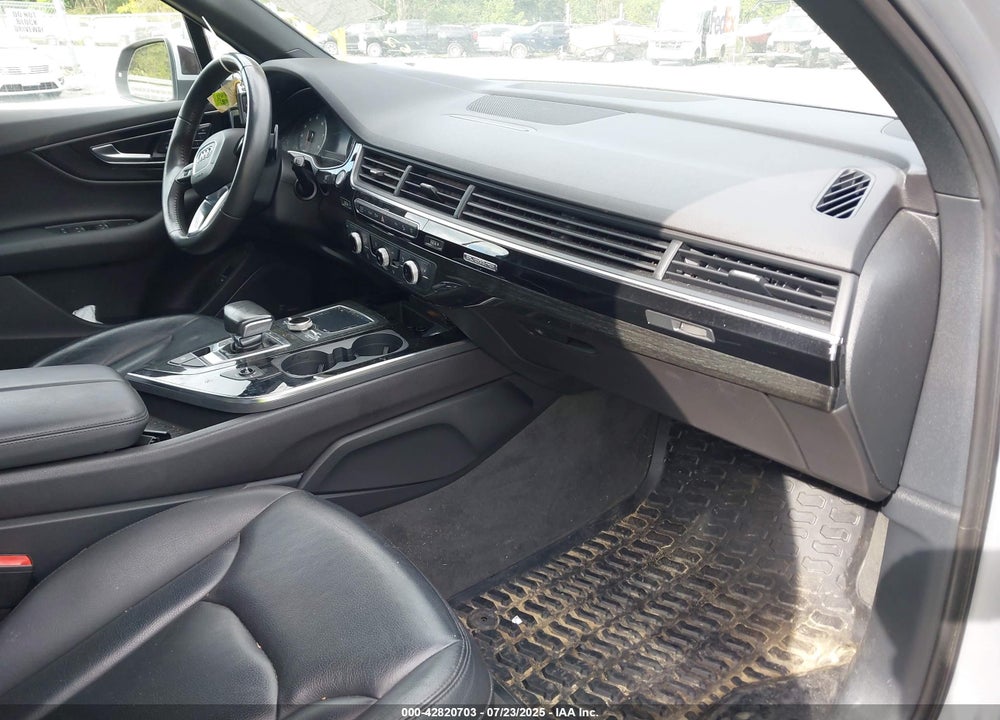 2018 AUDI Q7 VIN: WA1LAAF77JD039368