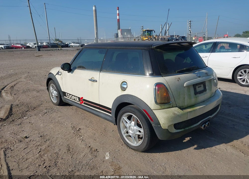 2007 MINI COOPER S VIN: WMWMF73567TL88079