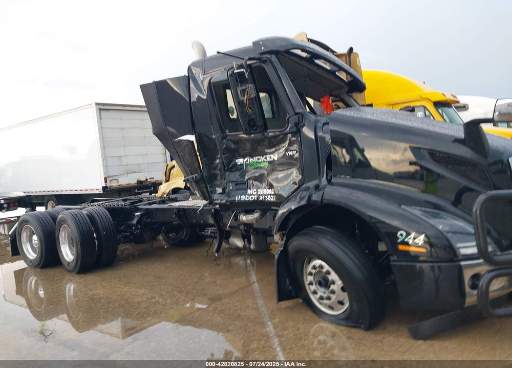 2025 VOLVO VNR VIN: 4V4WC9EH2SN672771