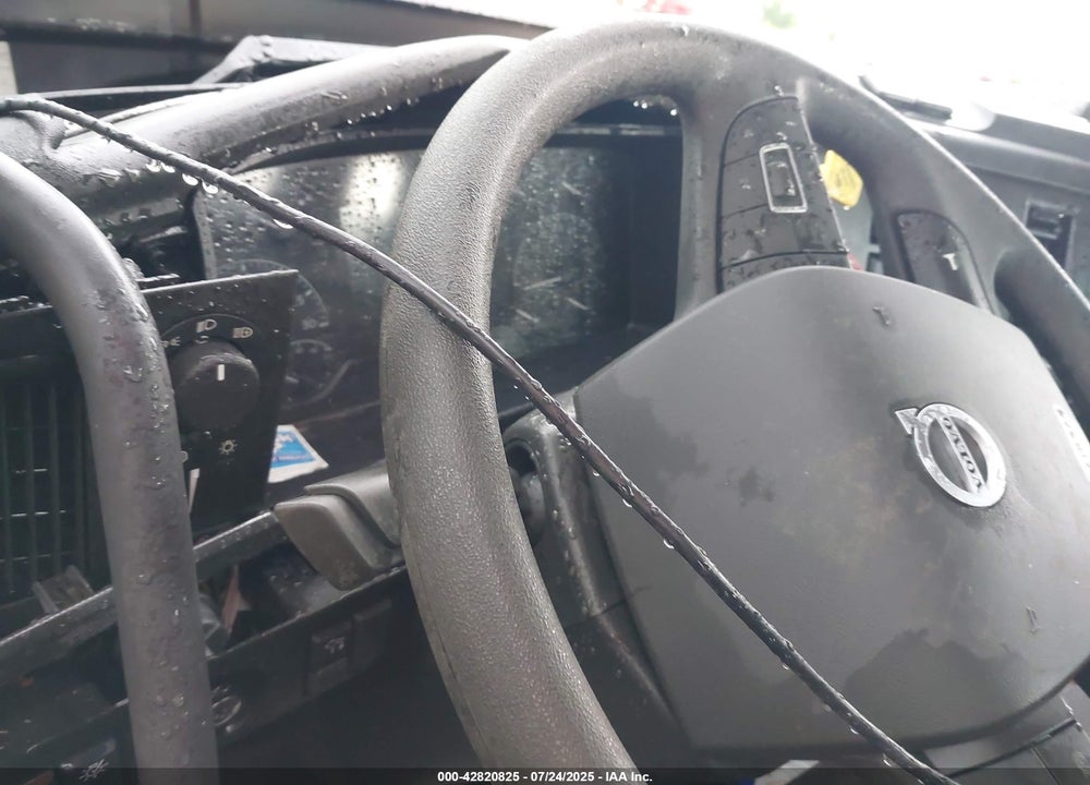 2025 VOLVO VNR VIN: 4V4WC9EH2SN672771