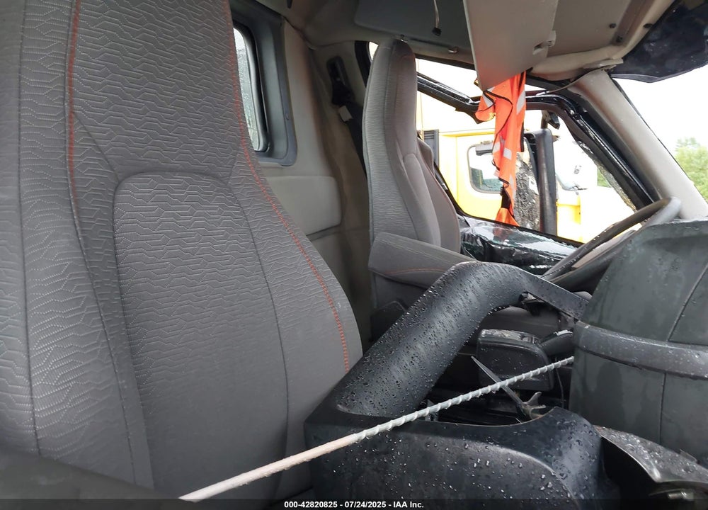 2025 VOLVO VNR VIN: 4V4WC9EH2SN672771
