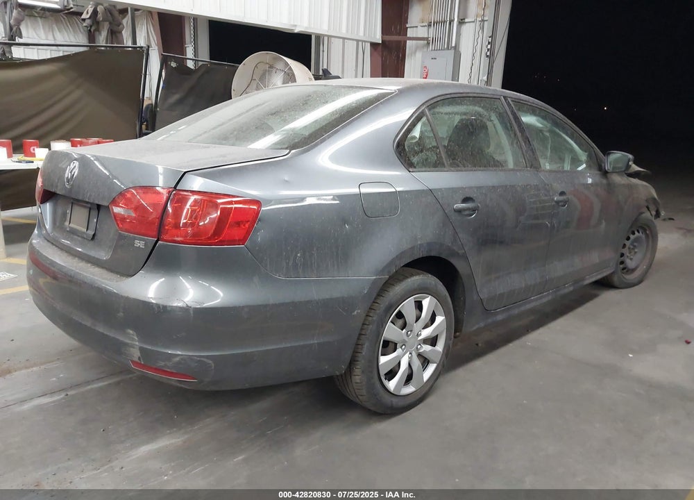 2014 VOLKSWAGEN JETTA 1.8T SE VIN: 3VWD17AJ4EM222685