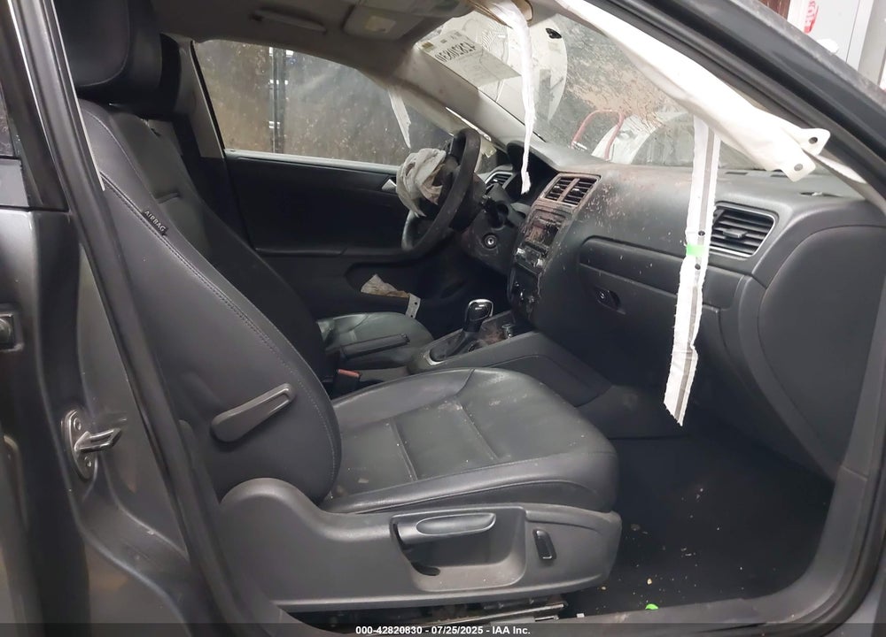 2014 VOLKSWAGEN JETTA 1.8T SE VIN: 3VWD17AJ4EM222685