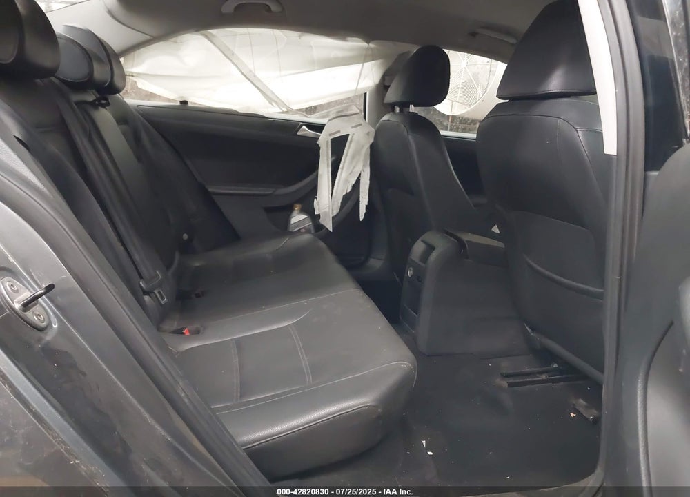 2014 VOLKSWAGEN JETTA 1.8T SE VIN: 3VWD17AJ4EM222685