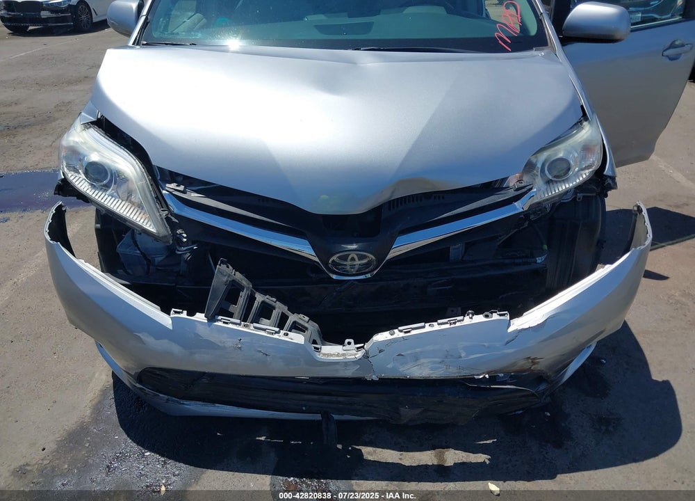 2018 TOYOTA SIENNA LE 8 PASSENGER VIN: 5TDKZ3DC3JS908591