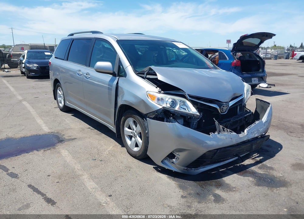 2018 TOYOTA SIENNA LE 8 PASSENGER VIN: 5TDKZ3DC3JS908591