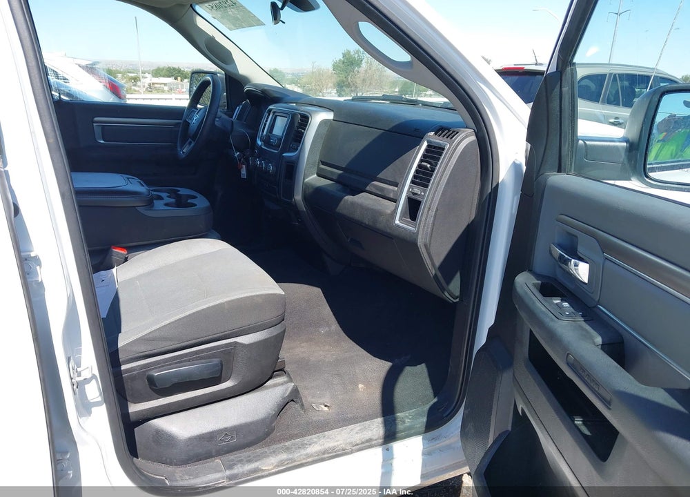2024 RAM 1500 CLASSIC VIN: 1C6RR7GG6RS153760