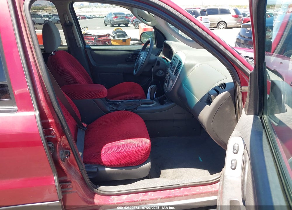 2005 FORD ESCAPE VIN: 1FMCU03195KD84289