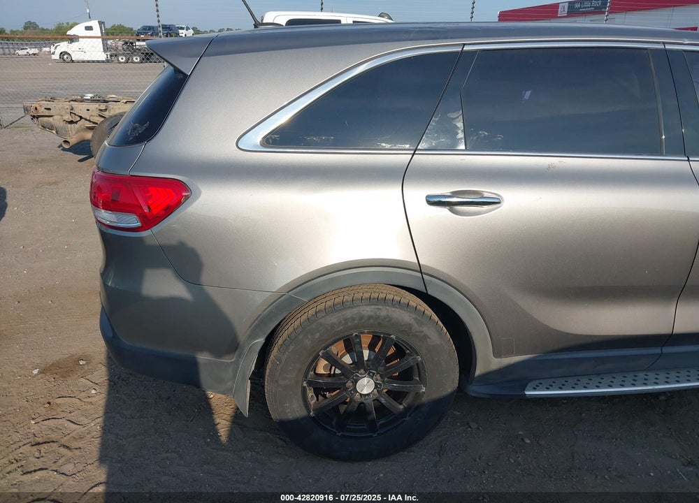2016 KIA SORENTO VIN: 5XYPG4A34GG041505