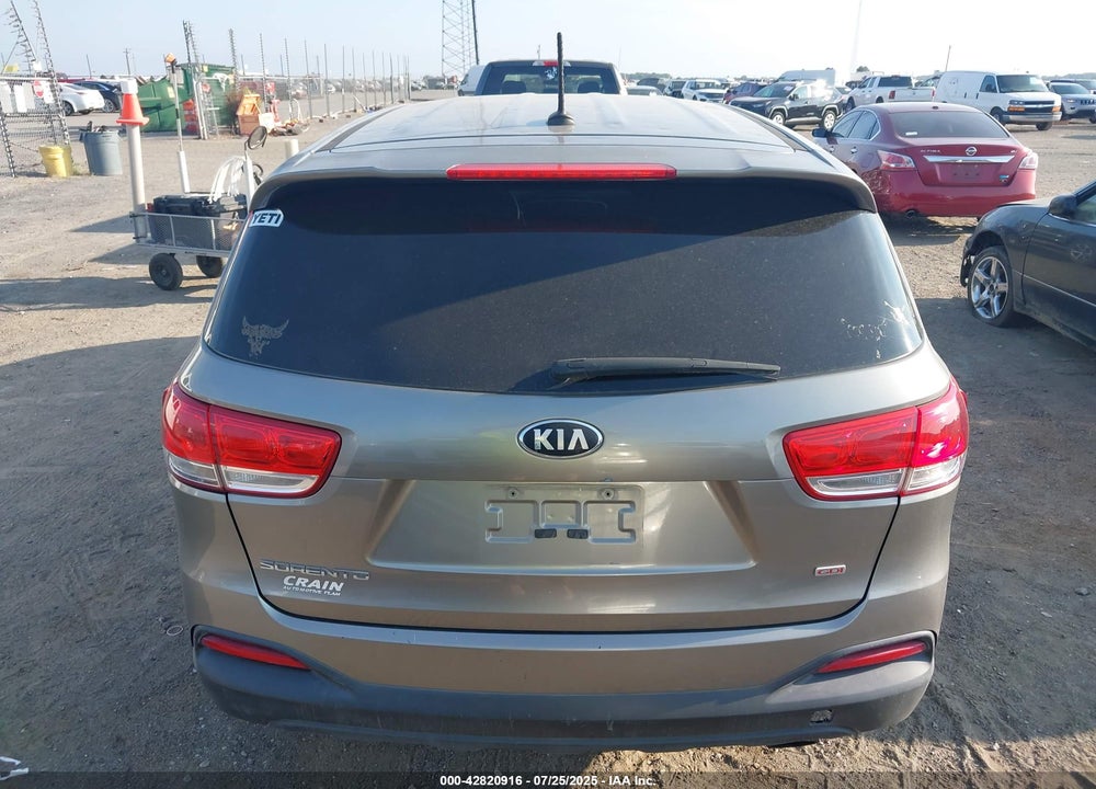 2016 KIA SORENTO VIN: 5XYPG4A34GG041505