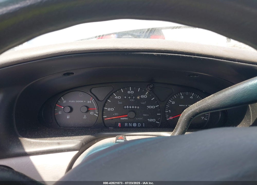 2001 FORD TAURUS SES VIN: 1FAFP55271A282703