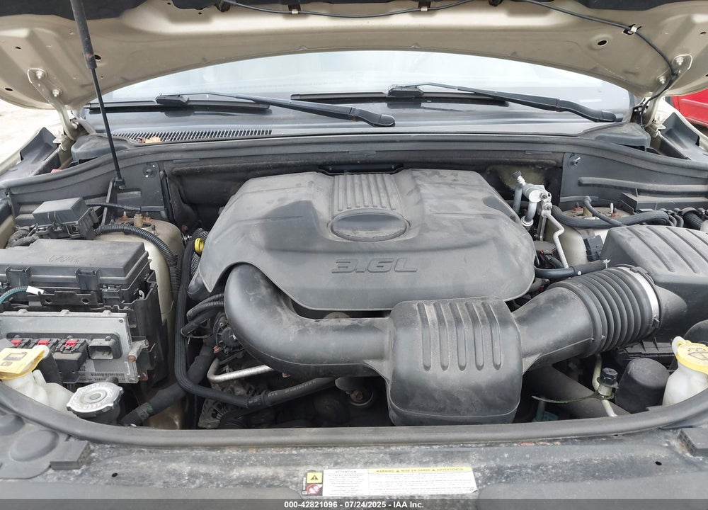 2011 JEEP GRAND CHEROKEE VIN: 1J4RR6GG2BC557619
