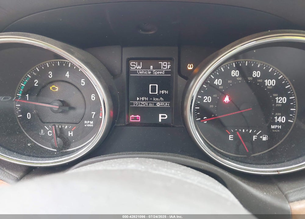 2011 JEEP GRAND CHEROKEE VIN: 1J4RR6GG2BC557619