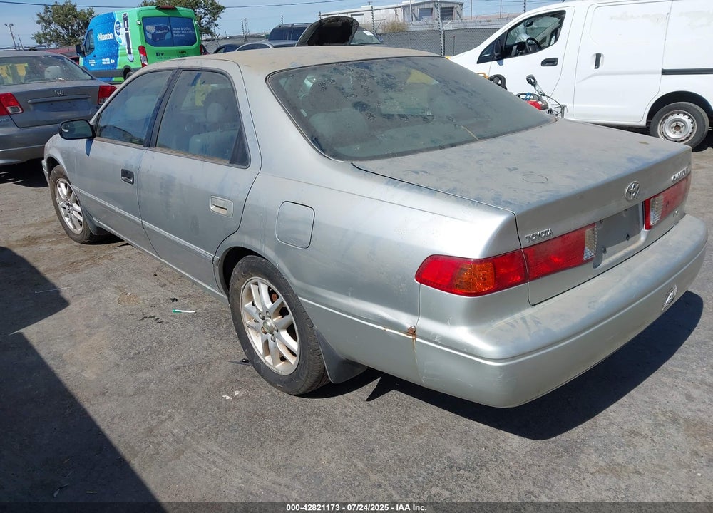 2001 TOYOTA CAMRY XLE V6 VIN: 4T1BF28K81U963484
