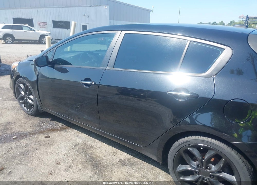 2015 KIA FORTE VIN: KNAFZ5A34F5283906
