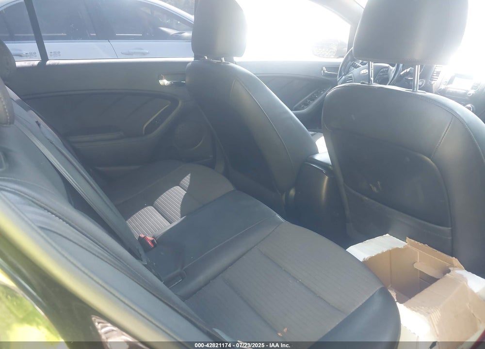 2015 KIA FORTE VIN: KNAFZ5A34F5283906