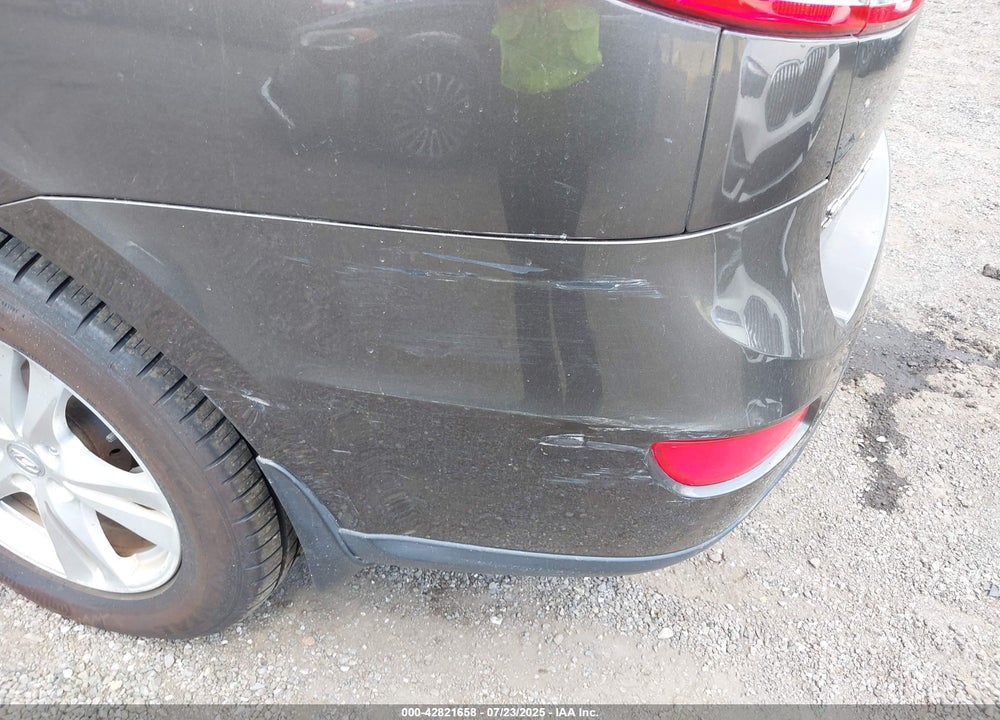 2012 HYUNDAI SANTA FE VIN: 5XYZKDAG4CG118443
