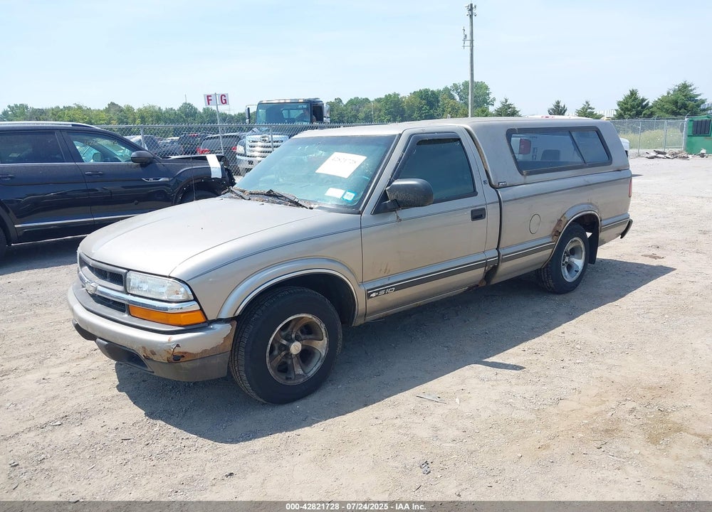 2002 CHEVROLET S-10 LS VIN: 1GCCS14W828238193