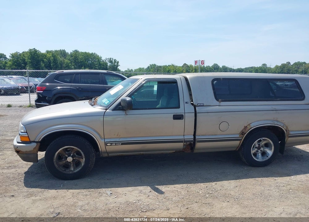 2002 CHEVROLET S-10 LS VIN: 1GCCS14W828238193