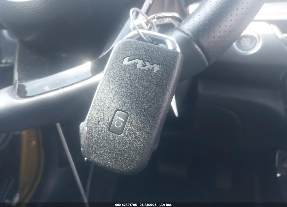2024 KIA SELTOS VIN: KNDETCA79R7568357