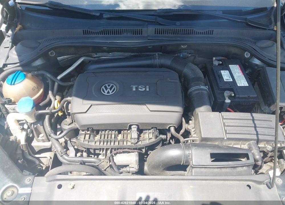 2015 VOLKSWAGEN JETTA VIN: 3VWD17AJ1FM237596