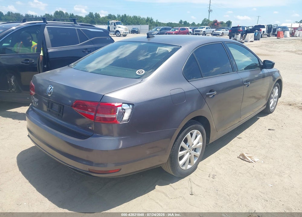 2015 VOLKSWAGEN JETTA VIN: 3VWD17AJ1FM237596