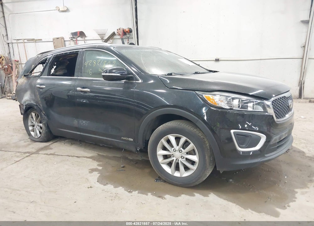 2016 KIA SORENTO 3.3L LX VIN: 5XYPGDA55GG004111