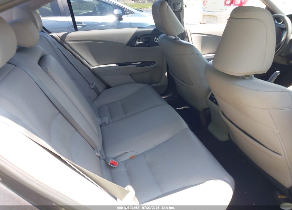 2015 HONDA ACCORD VIN: 1HGCR2F84FA113899