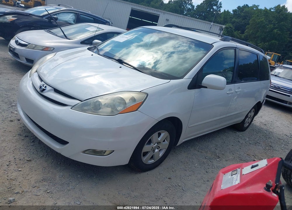 2008 TOYOTA SIENNA XLE VIN: 5TDZK22CX8S193982