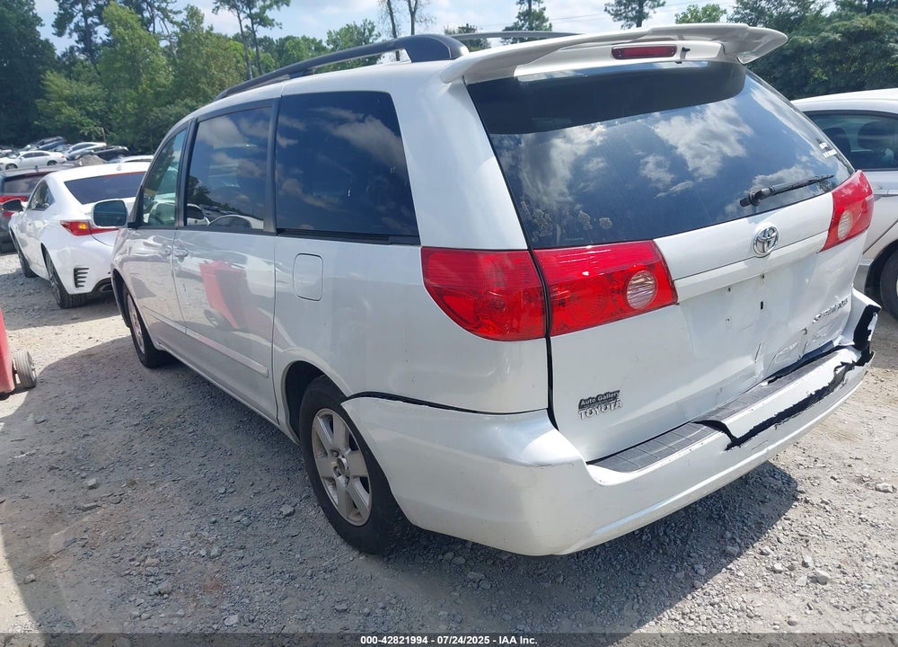 2008 TOYOTA SIENNA XLE VIN: 5TDZK22CX8S193982