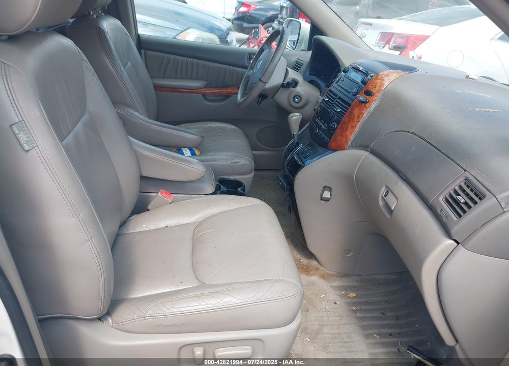2008 TOYOTA SIENNA XLE VIN: 5TDZK22CX8S193982