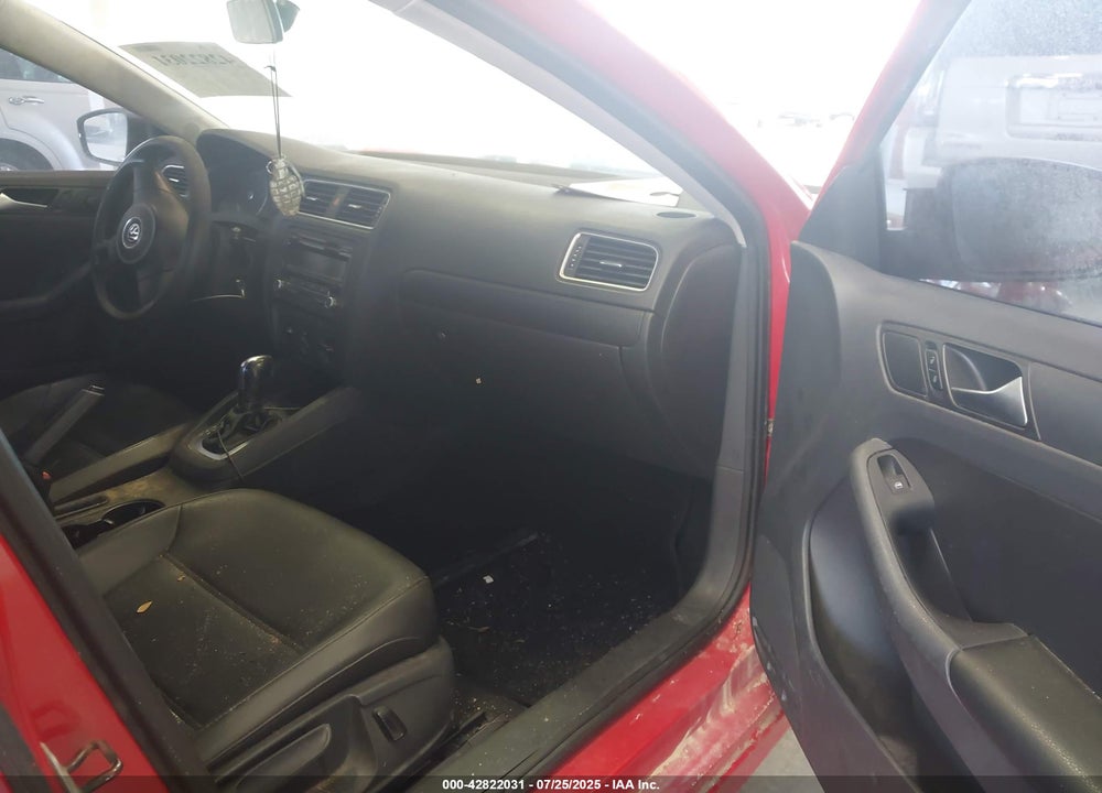 2014 VOLKSWAGEN JETTA VIN: 3VWD17AJ0EM210565