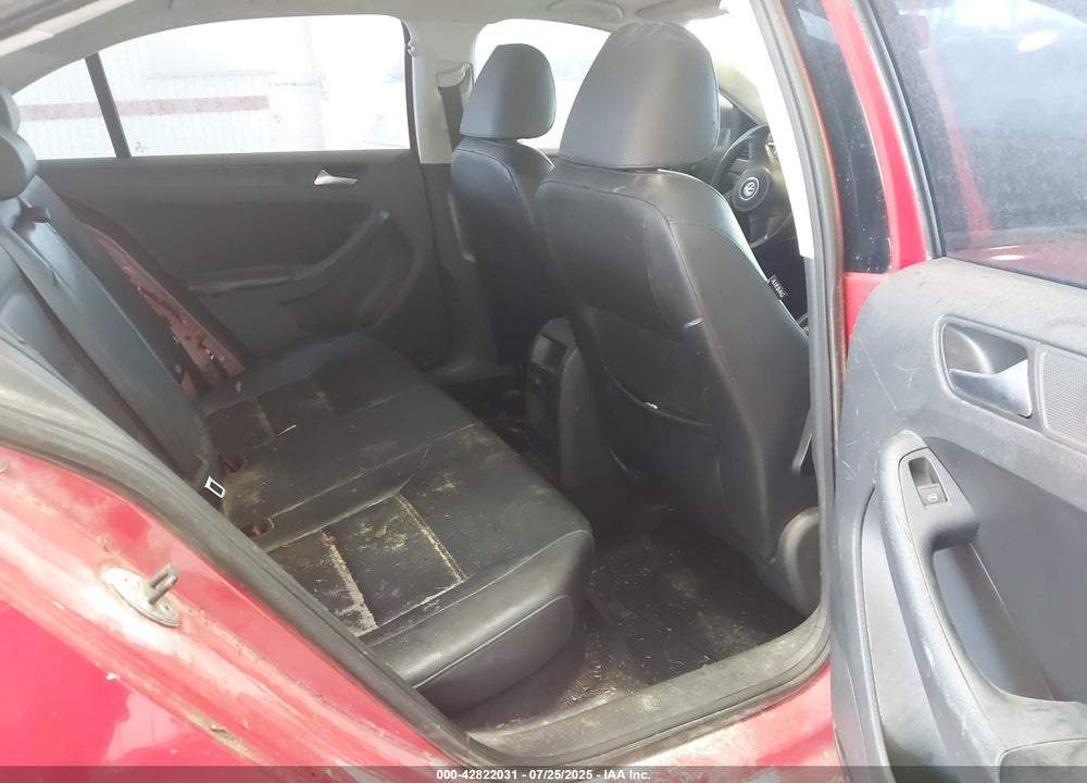2014 VOLKSWAGEN JETTA VIN: 3VWD17AJ0EM210565