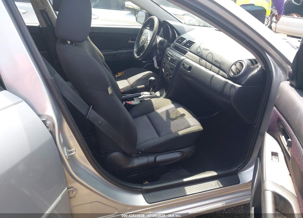 2007 MAZDA 3 S TOURING VIN: JM1BK323571671082