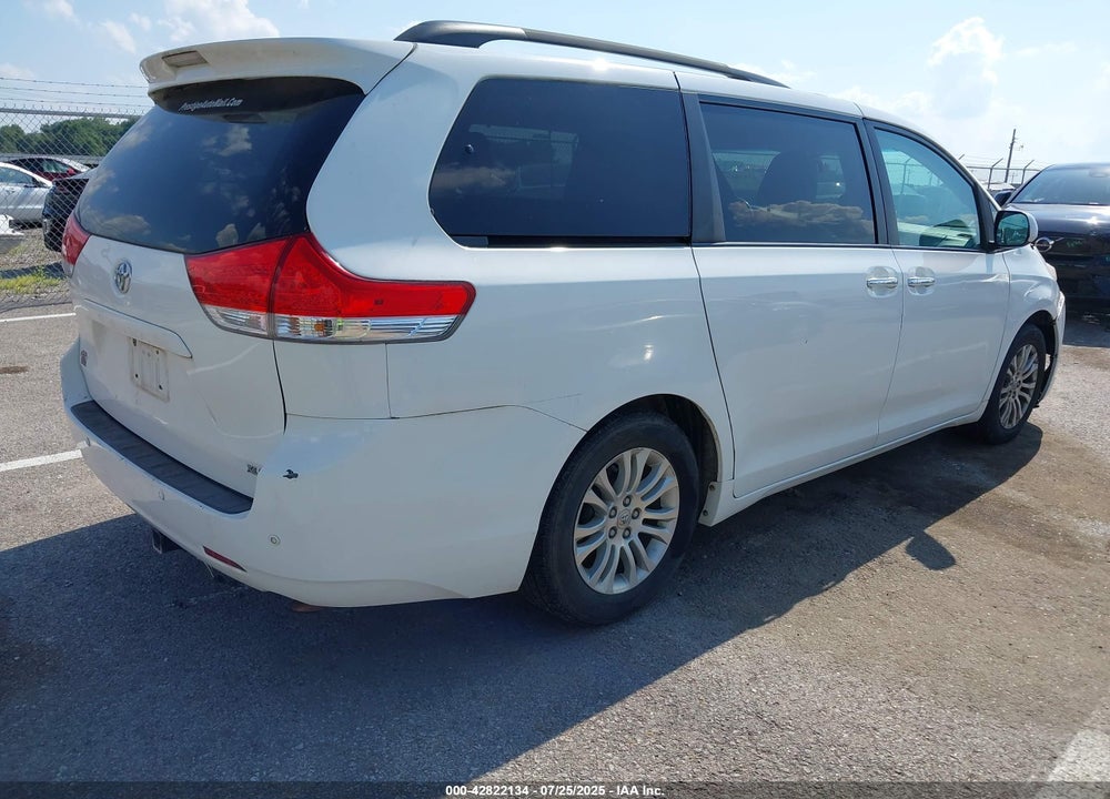 2013 TOYOTA SIENNA VIN: 5TDYK3DC5DS327564