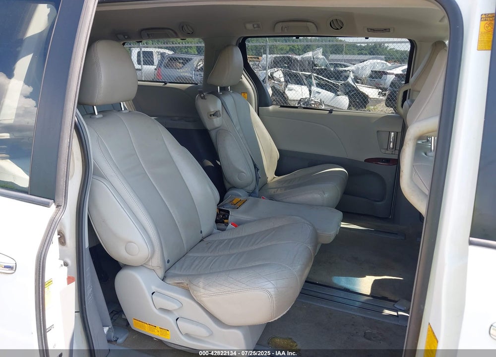2013 TOYOTA SIENNA VIN: 5TDYK3DC5DS327564