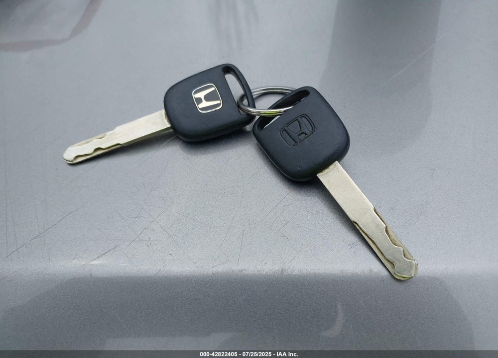 2004 HONDA CIVIC VIN: 1HGES16394L012497
