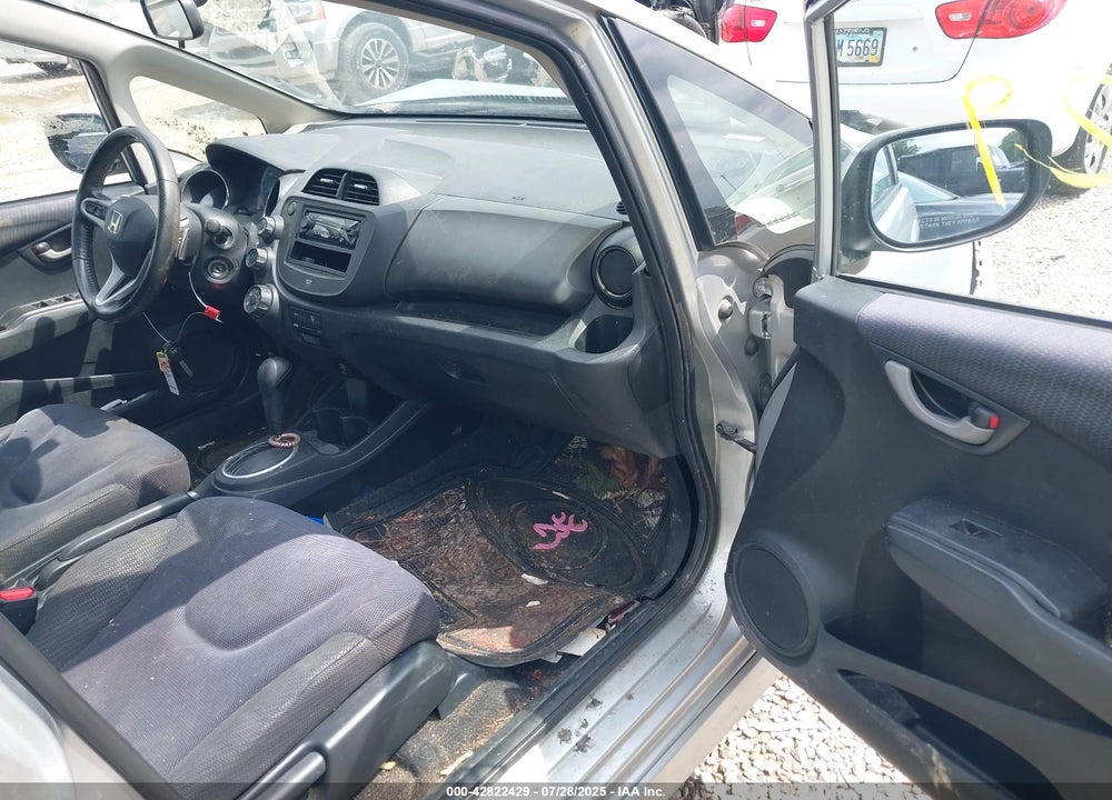 2012 HONDA FIT VIN: JHMGE8H59CC011661